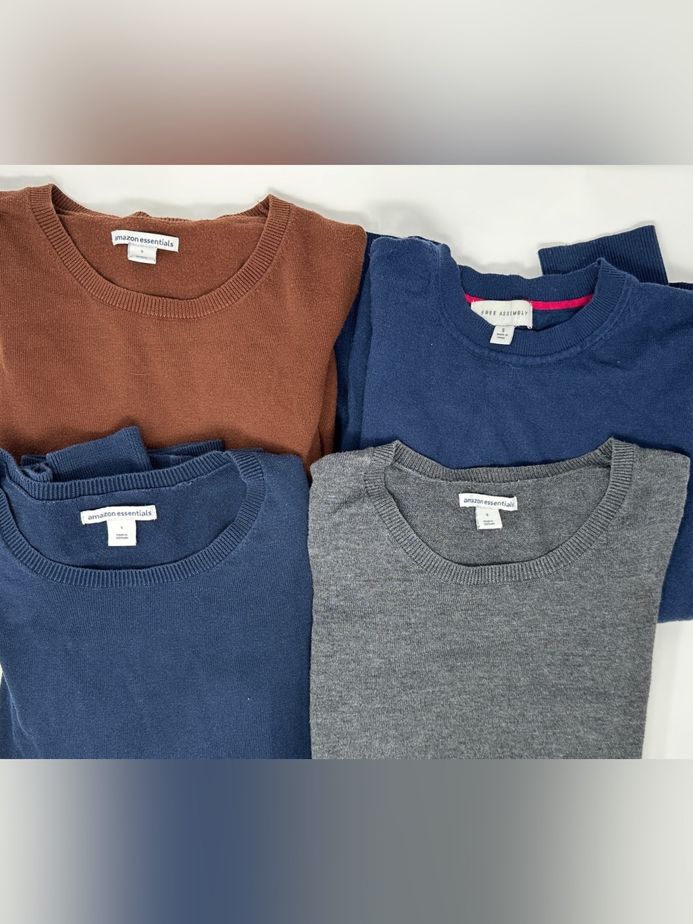 Womens sweaters - 4 crewneck Sweaters - 4 women’s sweaters size Small